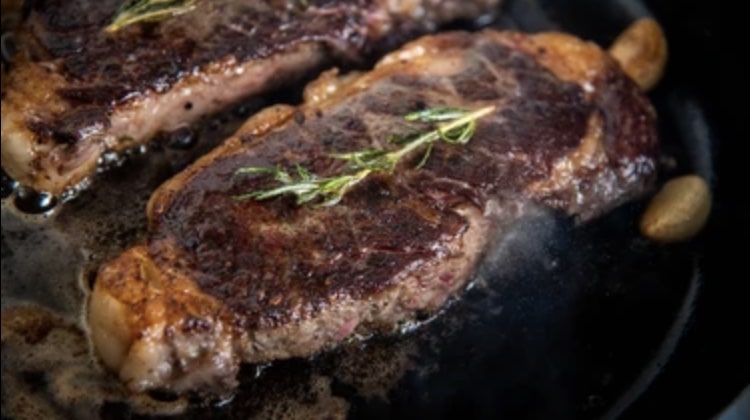 HOW TO COOK NEW YORK STRIP STEAK ON A GRILL 