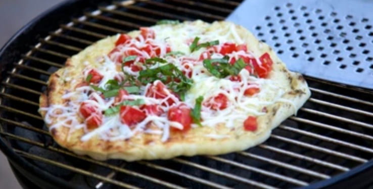 HOW TO GRILL A PIZZA 